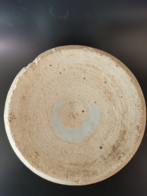 古玩陶瓷明晚期?甜白釉蓋罐拍賣(mài)，當(dāng)前價(jià)格880元