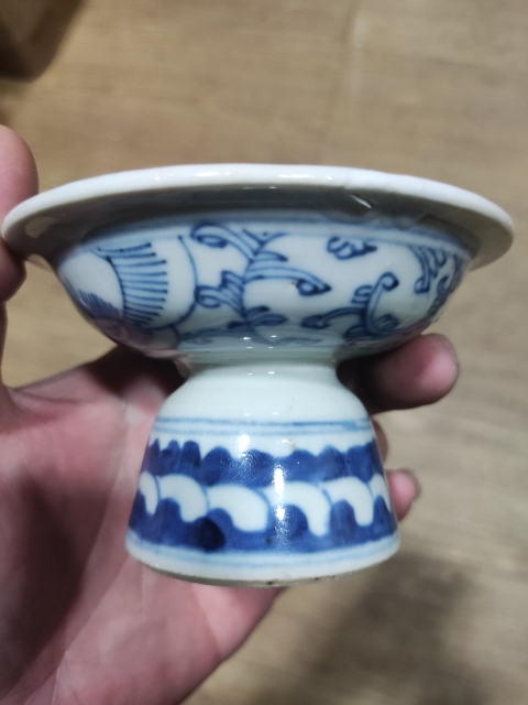 古玩陶瓷清中期細(xì)路花卉紋青花高足盤拍賣,當(dāng)前價(jià)格650元
