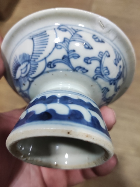 古玩陶瓷清中期細(xì)路花卉紋青花高足盤拍賣,當(dāng)前價(jià)格650元