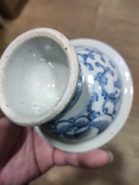 古玩陶瓷清中期細(xì)路花卉紋青花高足盤拍賣,當(dāng)前價(jià)格650元