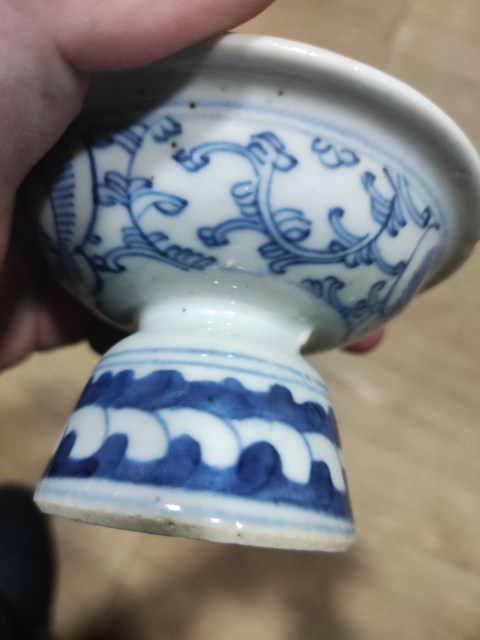 古玩陶瓷清中期細(xì)路花卉紋青花高足盤拍賣,當(dāng)前價(jià)格650元