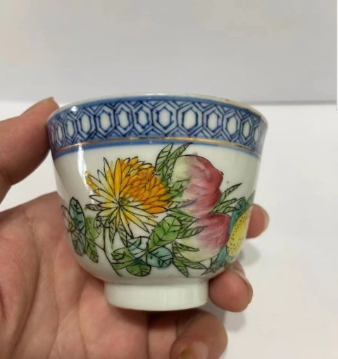 古玩陶瓷晚清洪憲彩“若深珍藏”款青花粉彩杯拍賣,當前價格3000元