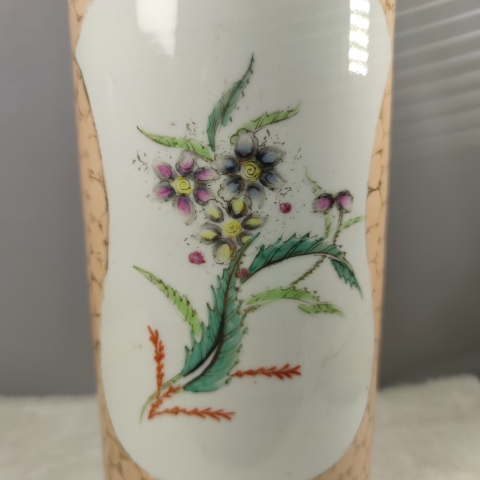 古玩陶瓷民國·錦地開窗粉彩花卉紋帽筒拍賣，當前價格388元