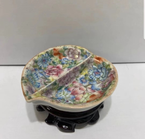 古玩陶瓷“百花不落地”桃型隔洗拍賣,當前價格1880元
