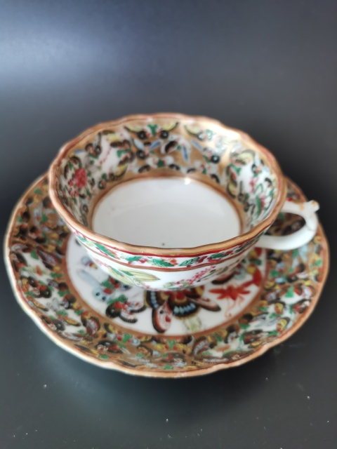 古玩陶瓷清晚期?廣彩花蝶紋杯碟拍賣，當前價格1500元