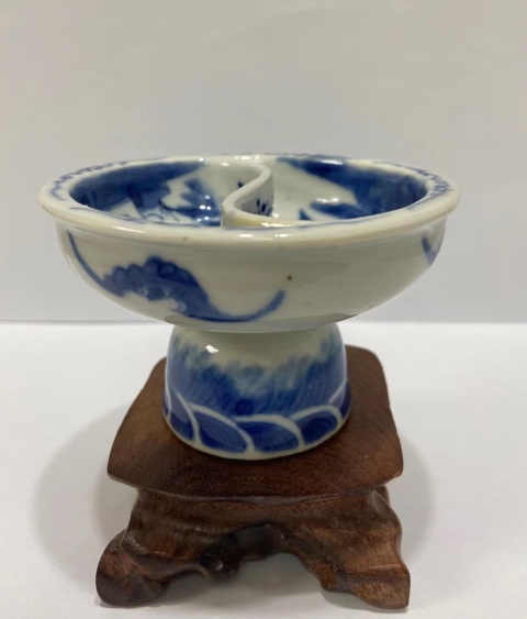 古玩陶瓷晚清青花高足格盤(細路）拍賣，當前價格1500元