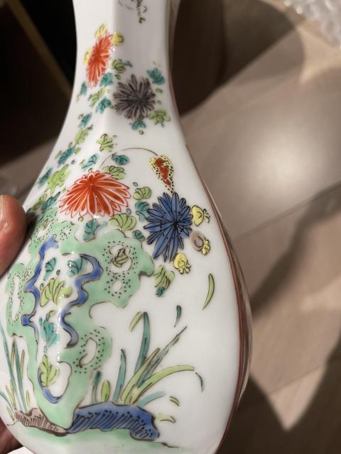 古玩陶瓷五彩洞石花卉紋六方瓶拍賣,當前價格3800元