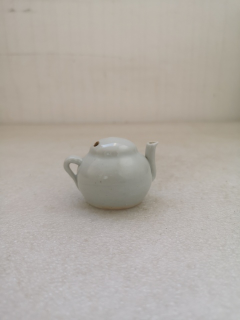 古玩陶瓷白釉水注拍賣,當前價格450元