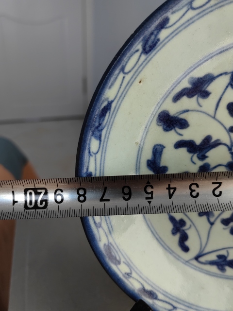 古玩陶瓷清中·青花纏枝花卉盤真品鑒賞圖