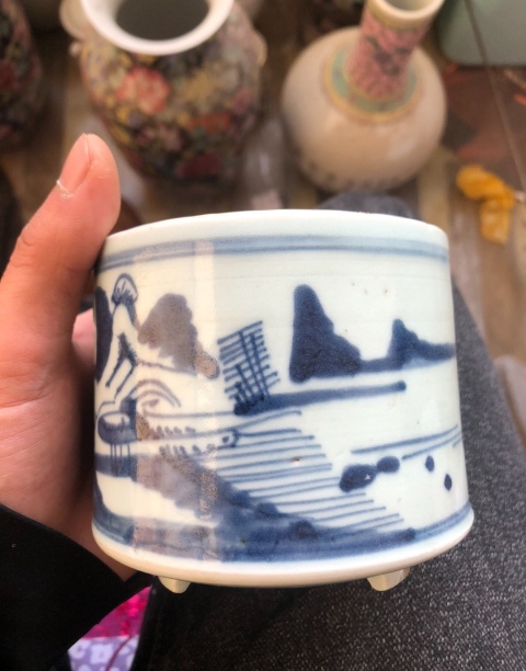 古玩陶瓷乾隆時期青花山水人物紋琴爐拍賣,當前價格2800元
