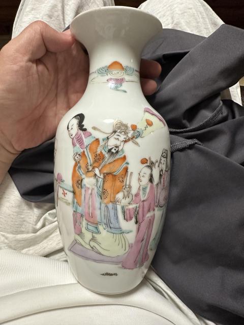 古玩陶瓷晚清人物紋粉彩瓶拍賣,當前價格6250元