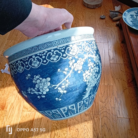 古玩陶瓷青花留白冰梅卷缸拍賣，當前價格14900元