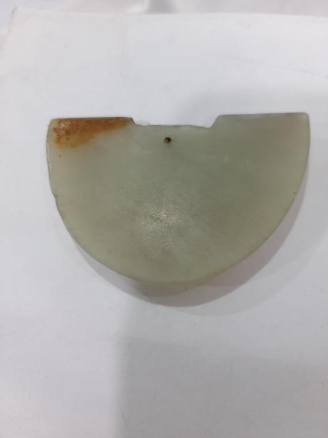 古玩雜項和田玉雕牛頭紋掛件拍賣，當(dāng)前價格4000元