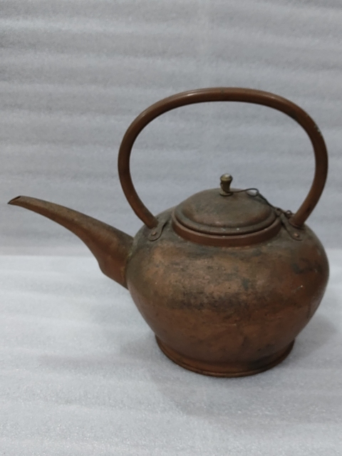 古玩雜項銅提梁茶壺一把拍賣,當前價格688元