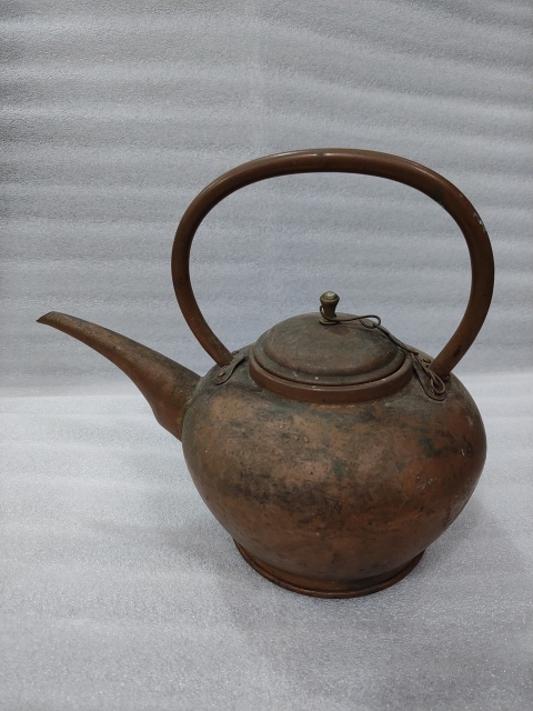 古玩雜項銅提梁茶壺一把拍賣,當前價格688元