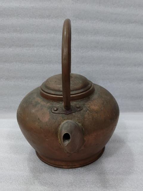 古玩雜項銅提梁茶壺一把拍賣,當前價格688元