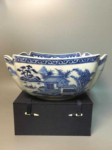 古玩陶瓷【精品乾隆】清乾隆青花山水通景紋四方升斗拍賣,當前價格12000元