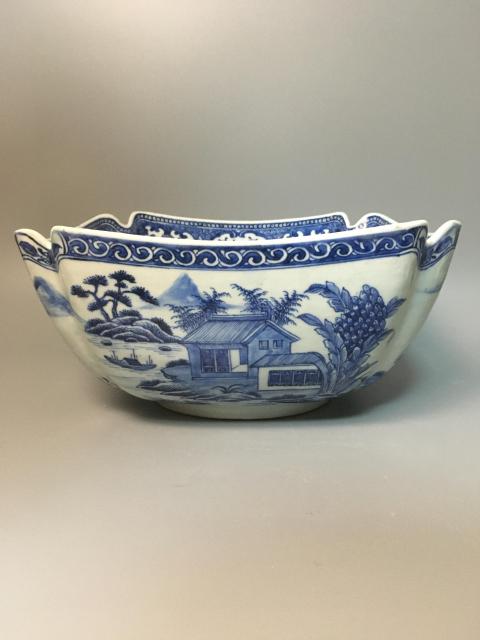 古玩陶瓷【精品乾隆】清乾隆青花山水通景紋四方升斗拍賣,當前價格12000元