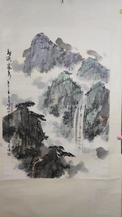 古玩字畫雅昌拍賣回來中國(guó)當(dāng)代著名書畫家馬泉飛瀑嵐秀圖拍賣，當(dāng)前價(jià)格6000元