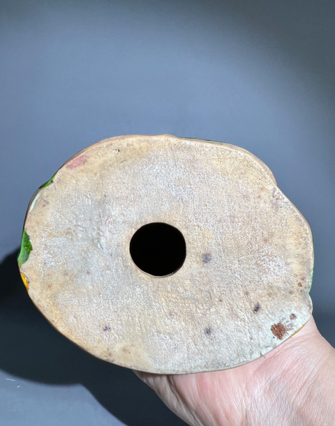 古玩陶瓷素三彩風帽觀音瓷塑像拍賣，當前價格6888元