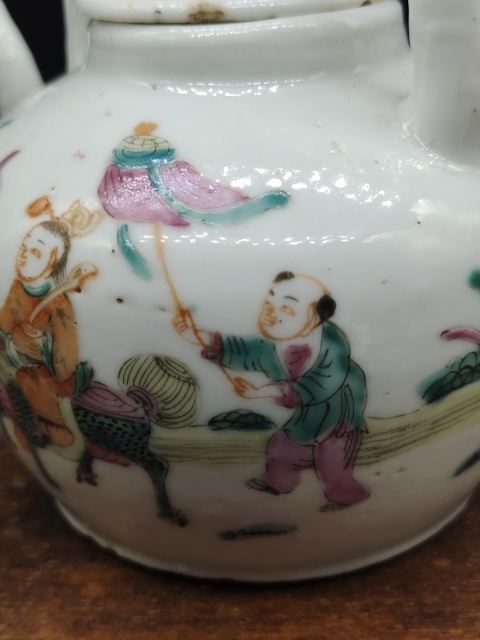 古玩陶瓷清晚粉彩麒麟送子紋提梁壺拍賣(mài)，當(dāng)前價(jià)格2280元
