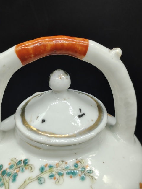 古玩陶瓷清晚粉彩麒麟送子紋提梁壺拍賣(mài)，當(dāng)前價(jià)格2280元