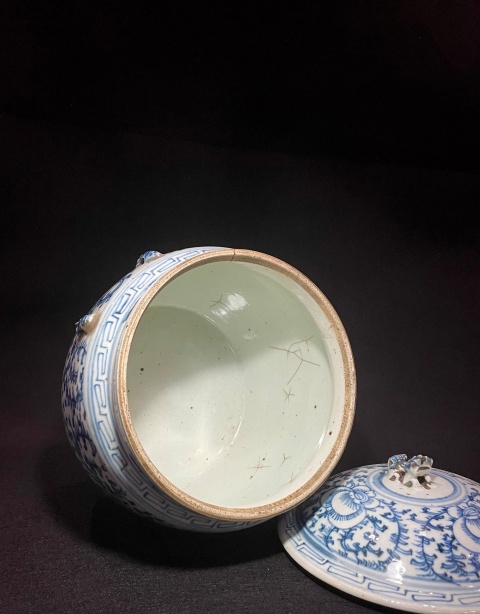 古玩陶瓷清 青花纏枝獅鈕大罐(文物商店庫存)拍賣,當前價格1280元