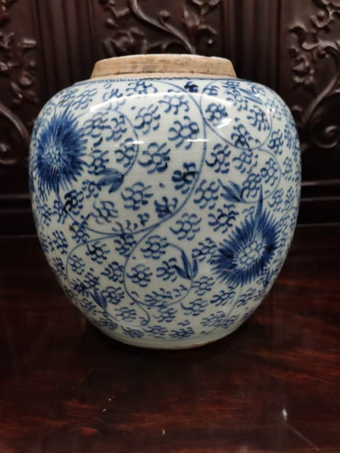 古玩陶瓷清代雍正至乾隆青花罐拍賣，當前價格3000元