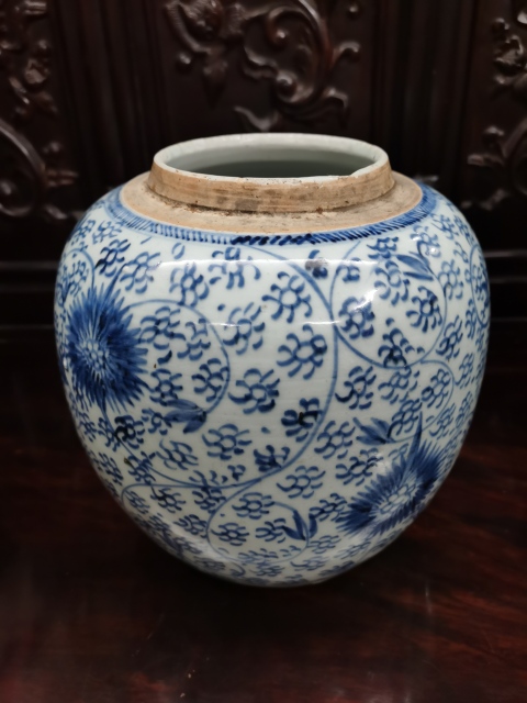 古玩陶瓷清代雍正至乾隆青花罐拍賣，當前價格3000元
