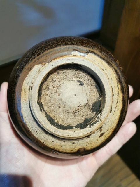 古玩陶瓷明清?褐釉獸紐蓋盒拍賣,當前價格555元