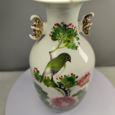 古玩陶瓷清末民初·淺絳彩花鳥紋雙耳瓶拍賣,當前價格1200元