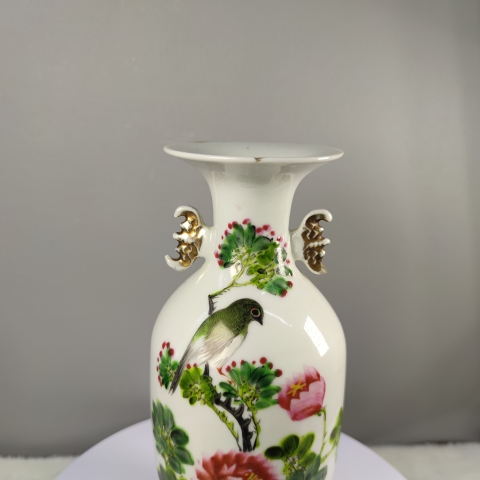 古玩陶瓷清末民初·淺絳彩花鳥紋雙耳瓶拍賣,當前價格1200元