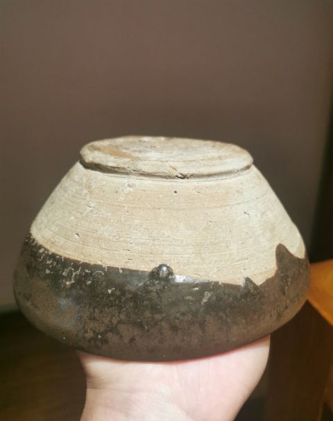 古玩陶瓷隋唐?茶葉末釉缽式碗拍賣，當(dāng)前價(jià)格988元