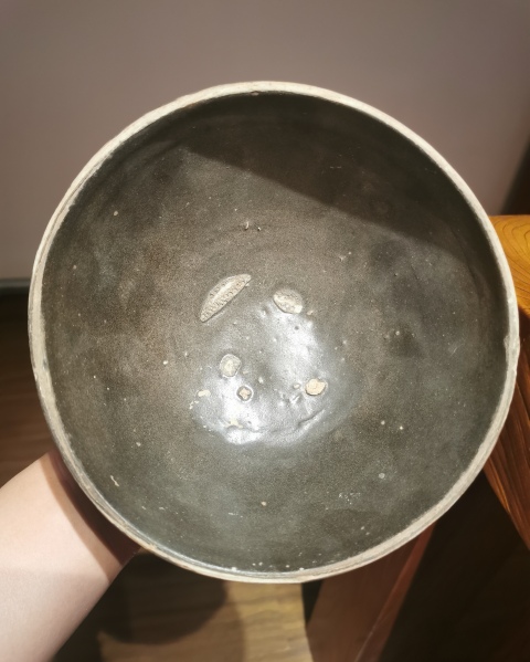 古玩陶瓷隋唐?茶葉末釉缽式碗拍賣，當(dāng)前價(jià)格988元
