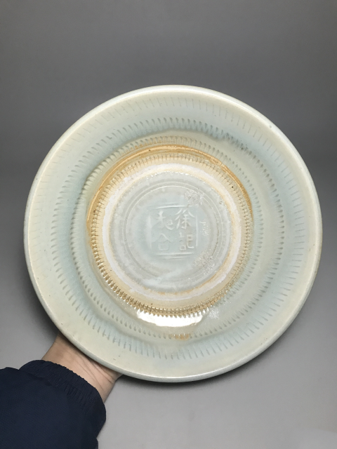 古玩陶瓷明代龍泉青瓷跳刀紋盤(pán)拍賣(mài),當(dāng)前價(jià)格5800元