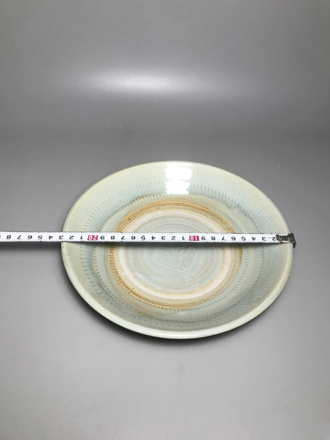 古玩陶瓷明代龍泉青瓷跳刀紋盤(pán)拍賣(mài),當(dāng)前價(jià)格5800元