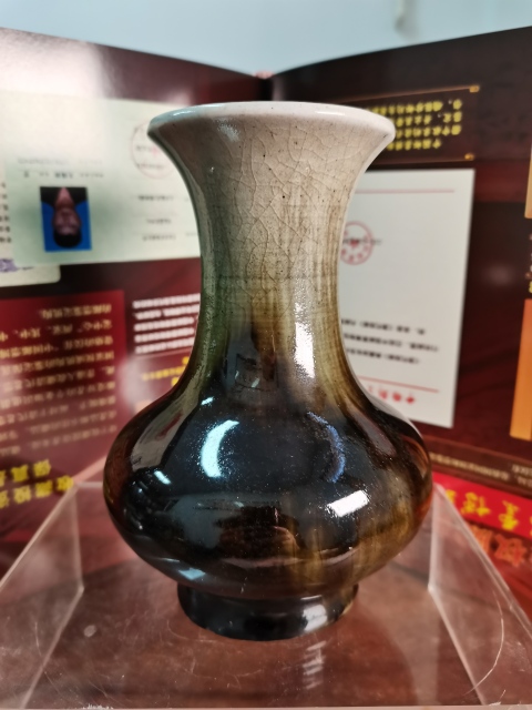 古玩陶瓷窯變釉賞瓶拍賣,當(dāng)前價格12000元