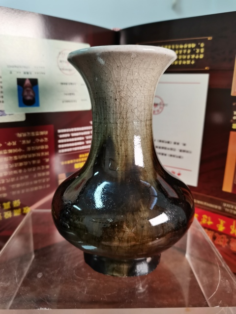 古玩陶瓷窯變釉賞瓶拍賣,當(dāng)前價格12000元