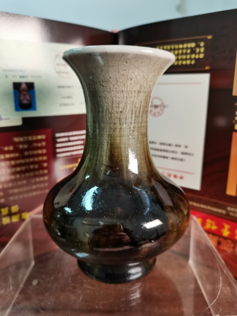 古玩陶瓷窯變釉賞瓶拍賣,當(dāng)前價格12000元
