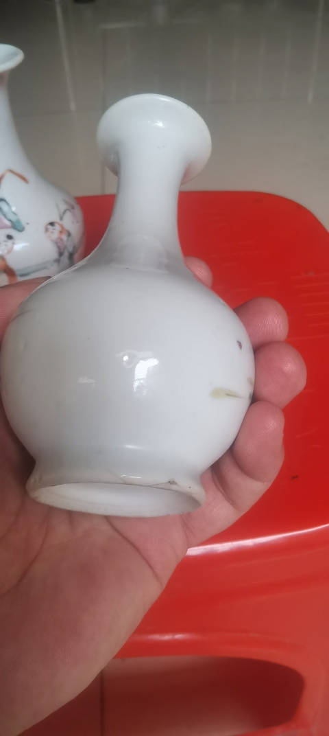 古玩陶瓷人物紋粉彩撇口瓶拍賣,當前價格4800元