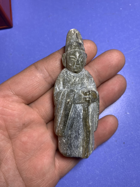 古玩玉器元圓雕人物立件拍賣,當(dāng)前價(jià)格2200元