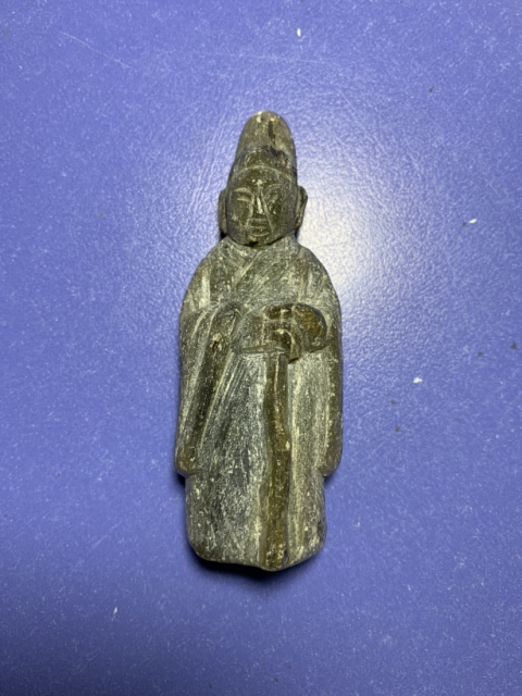 古玩玉器元圓雕人物立件拍賣,當(dāng)前價(jià)格2200元