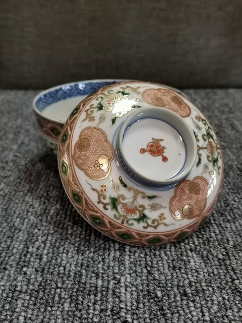古玩陶瓷【有贈品】晚清民國青花五彩描金兩才蓋碗拍賣,當前價格600元