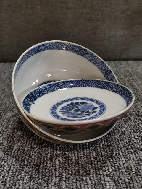 古玩陶瓷【有贈品】晚清民國青花五彩描金兩才蓋碗拍賣,當前價格600元