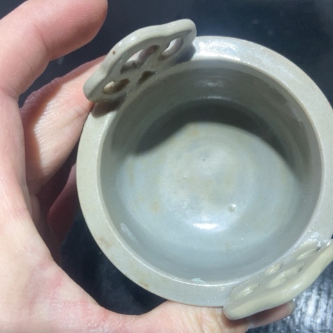 古玩陶瓷宋：龍泉（鼎式爐）拍賣，當前價格4500元