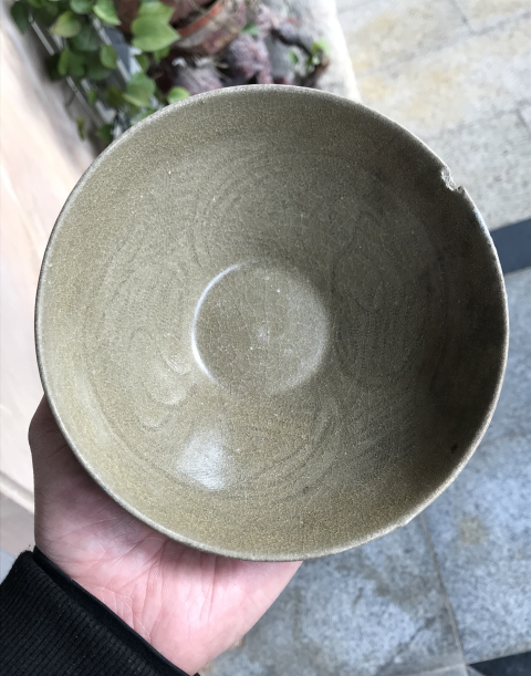 古玩陶瓷【大漏一件】同安窯珠光青瓷刻花碗拍賣，當(dāng)前價(jià)格888元