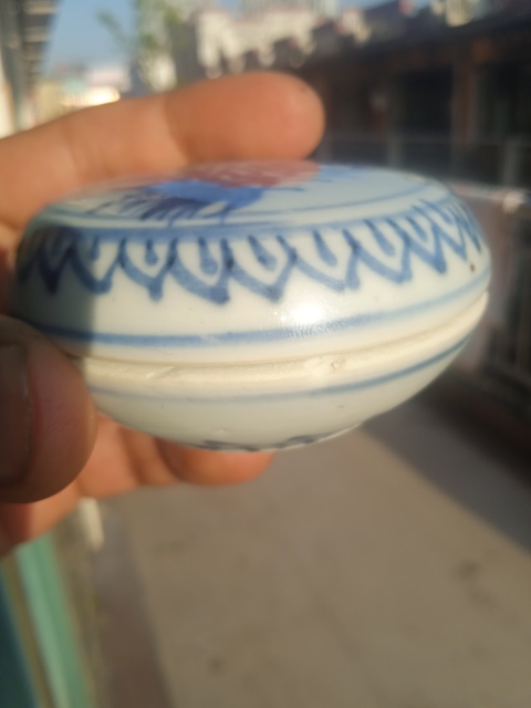 古玩陶瓷青花花卉紋蓋盒拍賣，當前價格1500元