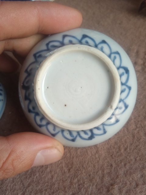 古玩陶瓷青花花卉紋蓋盒拍賣，當前價格1500元