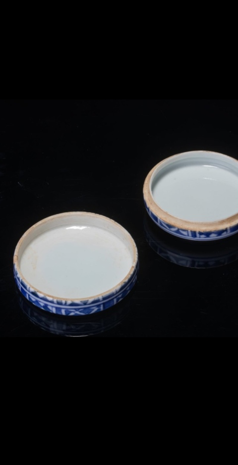 古玩陶瓷青花蓋盒拍賣,當前價格200元
