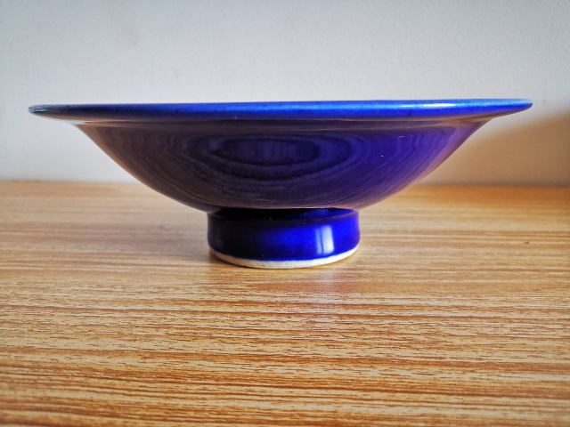 古玩陶瓷霽藍釉堆白花卉紋高足貢盤拍賣,當前價格3200元